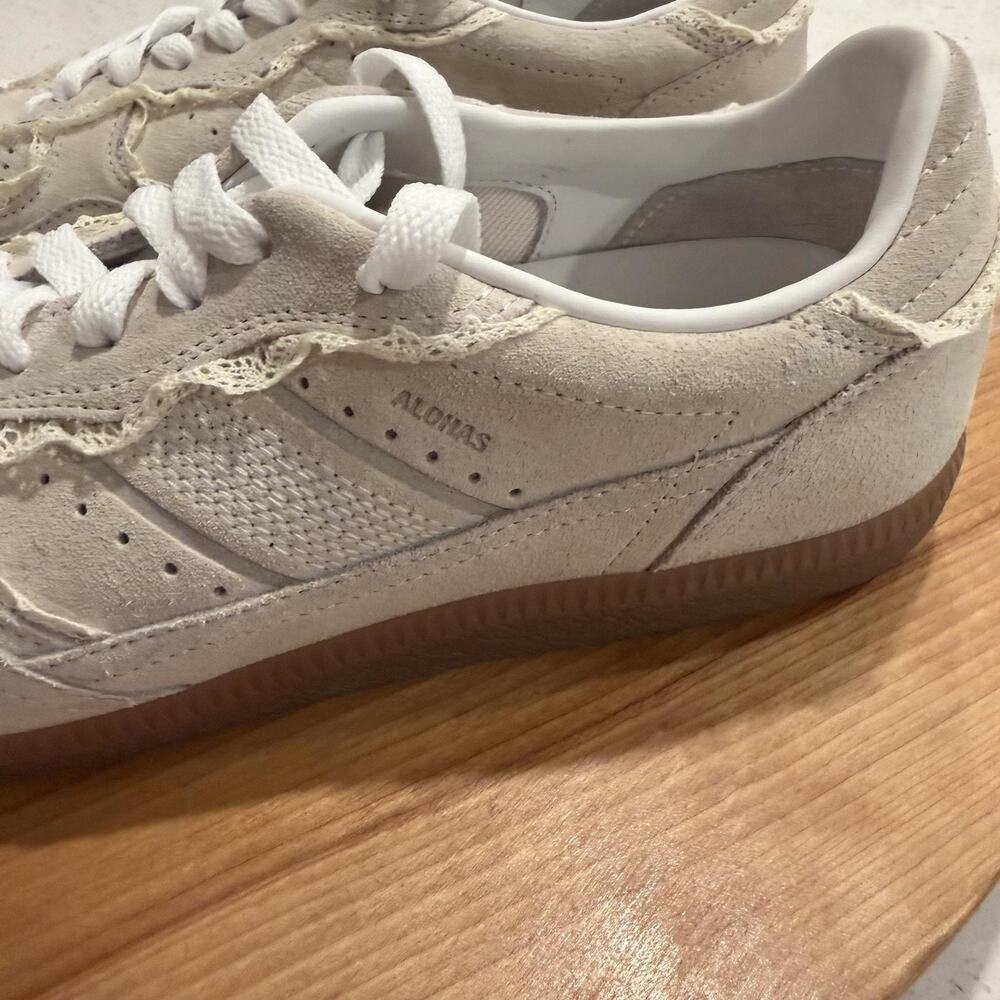 Alohas Sneakers 8-8.5 Tb.490 Crochet Cream Suede Lace Feminine Cottagecore Cute - Picture 8 of 16